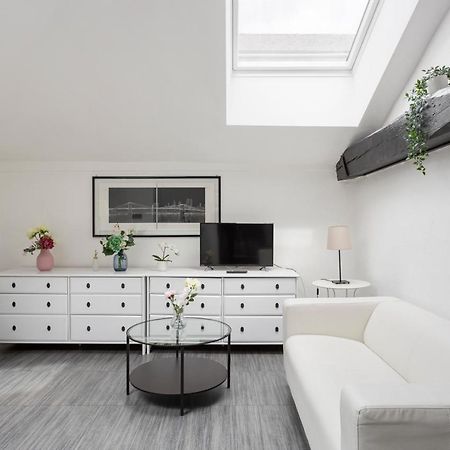 2 Bedroom 2 Bathroom Apt - Duomo 1 Milan Bagian luar foto