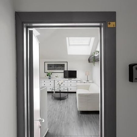 2 Bedroom 2 Bathroom Apt - Duomo 1 Milan Bagian luar foto