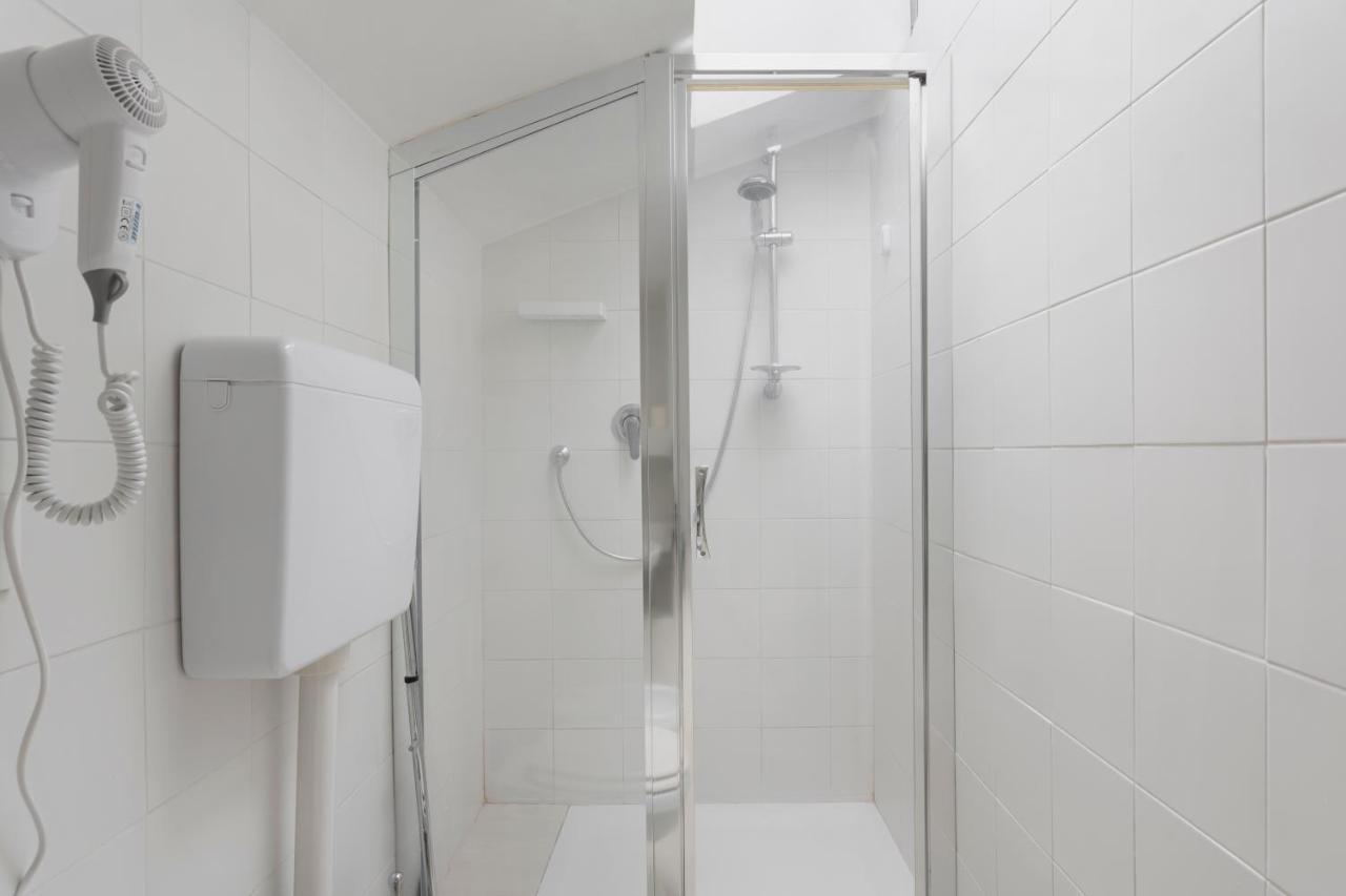 2 Bedroom 2 Bathroom Apt - Duomo 1 Milan Bagian luar foto