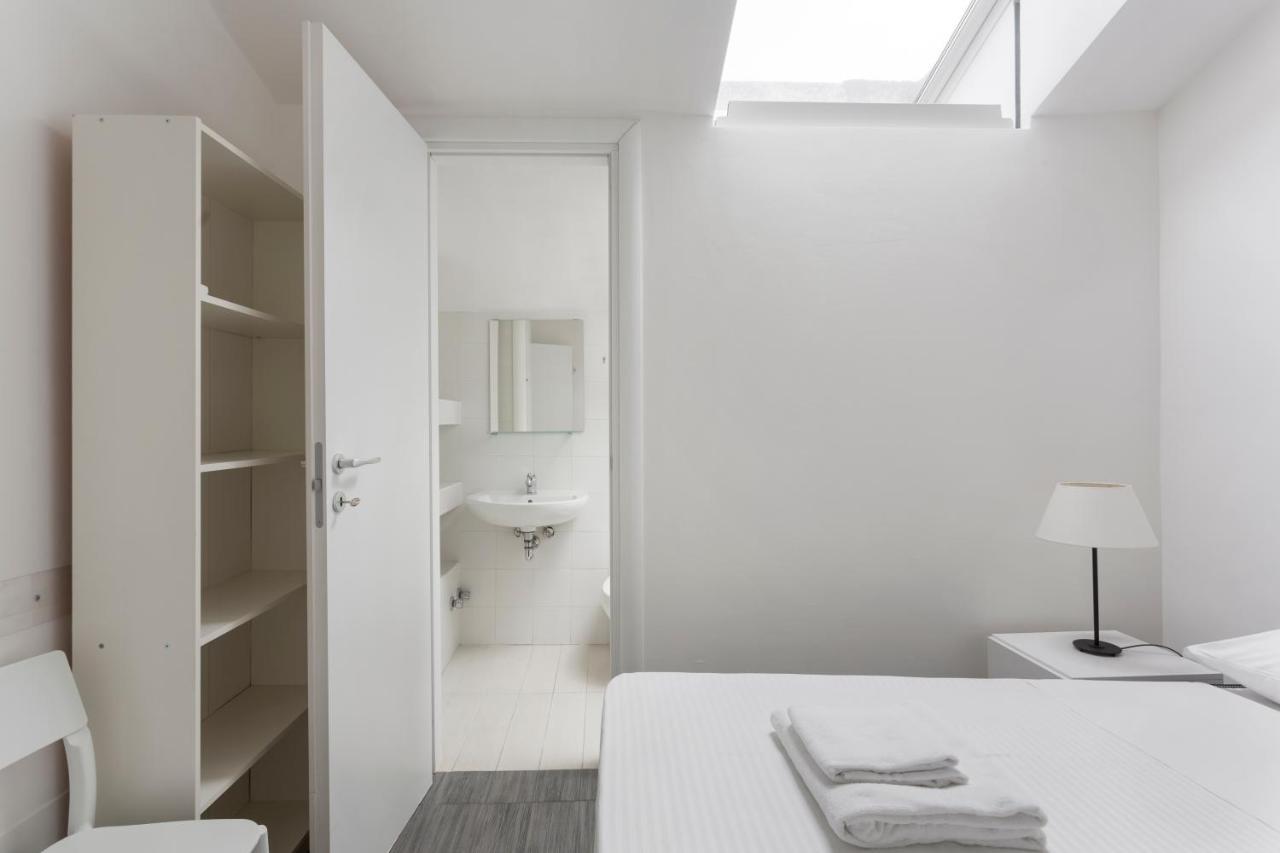 2 Bedroom 2 Bathroom Apt - Duomo 1 Milan Bagian luar foto