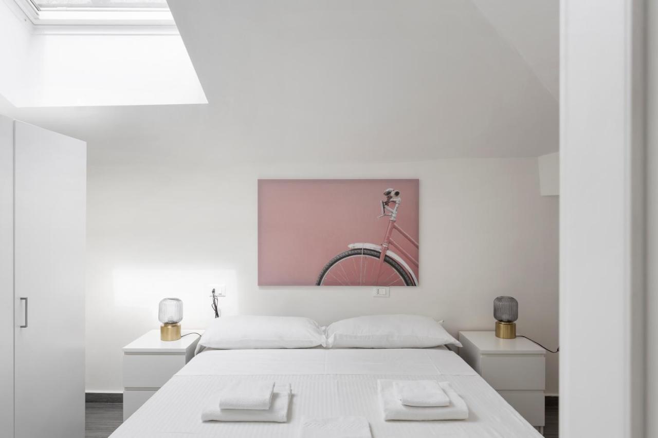 2 Bedroom 2 Bathroom Apt - Duomo 1 Milan Bagian luar foto