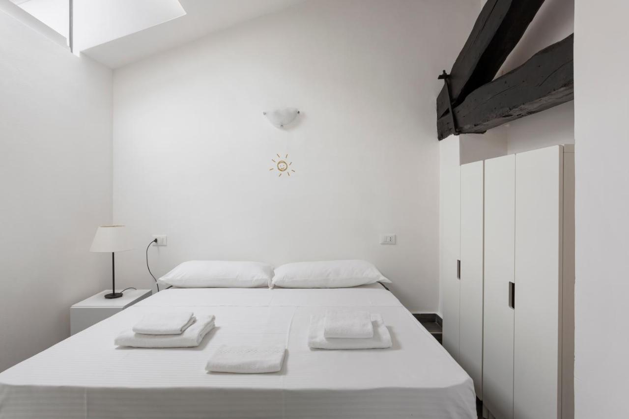 2 Bedroom 2 Bathroom Apt - Duomo 1 Milan Bagian luar foto