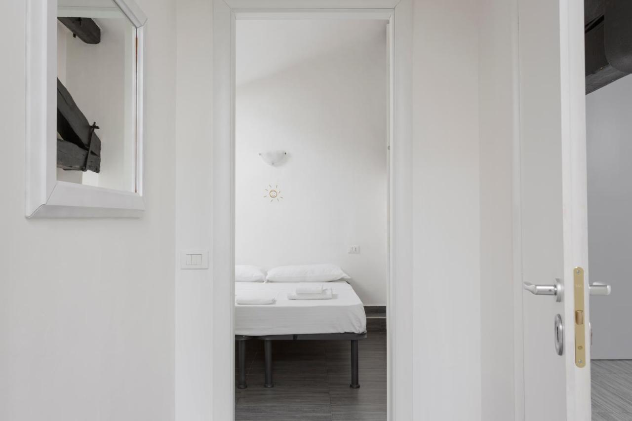 2 Bedroom 2 Bathroom Apt - Duomo 1 Milan Bagian luar foto